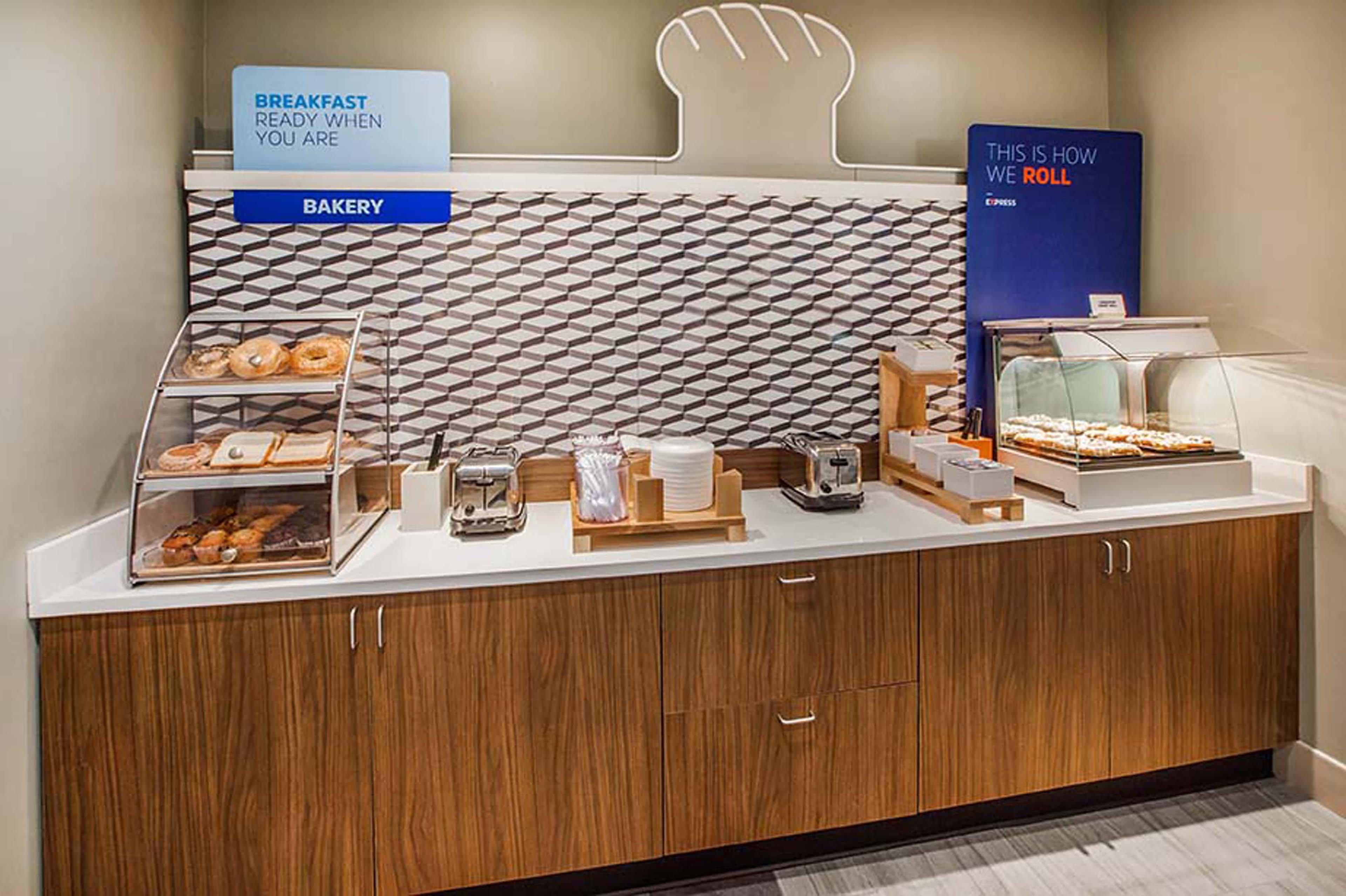 Holiday Inn Express Defuniak Springs By Ihg Buitenkant foto